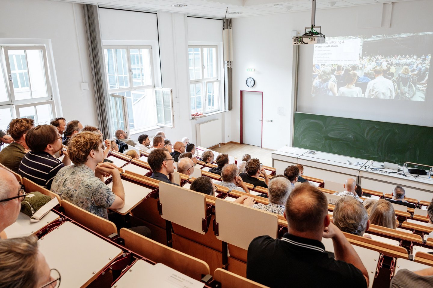 Geotechnikseminar Viele Menschen im Hörsaal