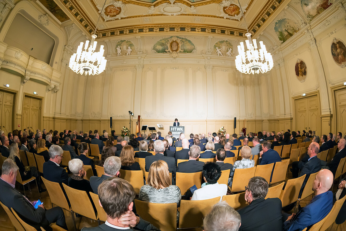 Festakt der Investitur in den „Salles de Pologne“. (Foto: Swen Reichhold/HTWK Leipzig) Feier in großem Saal